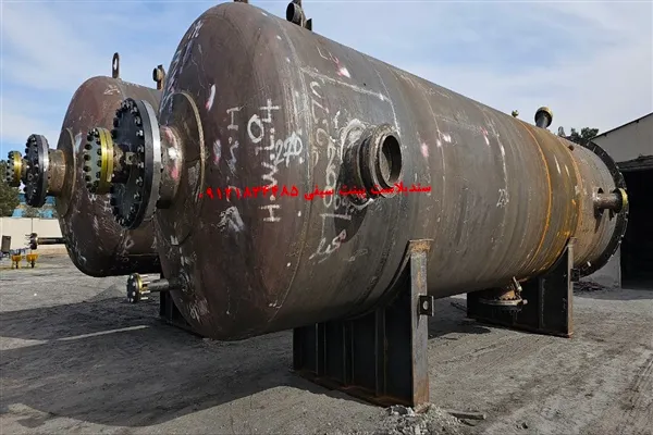 اجرای سندبلاست و رنگ آمیزی اپوکسی و فنول برای مخزن راکتور در صنعت نفت ایران