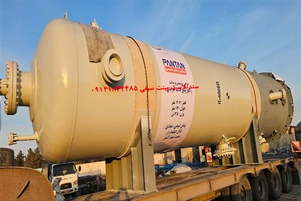 اجرای سندبلاست و رنگ آمیزی اپوکسی و فنول برای مخزن راکتور در صنعت نفت ایران