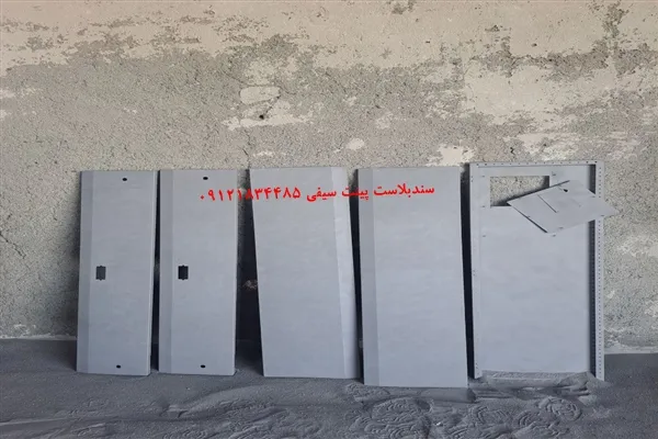 سندبلاست و رنگ‌برداری ورق تابلو
