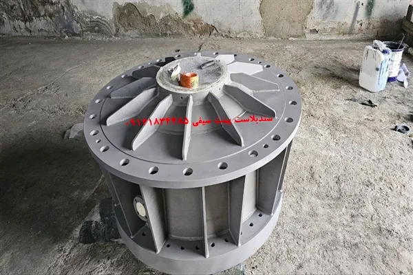 اجرای تخصصی سندبلاست و رنگ‌آمیزی اپوکسی اسپیندل در صنعت نفت و گاز